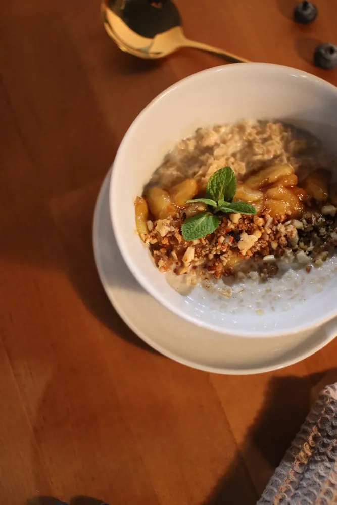 Inventive Variations of Spiced Oatmeal for a Healthy Start to Your Day